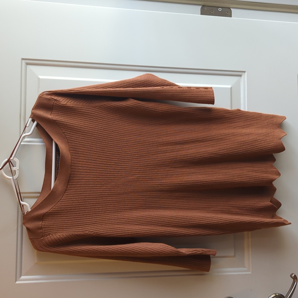 NWT - Womens brown fitted pullover